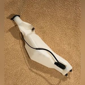Chev Express GMC Savana Van Windshield Washer Reservoir Tank 15054554 24022052
